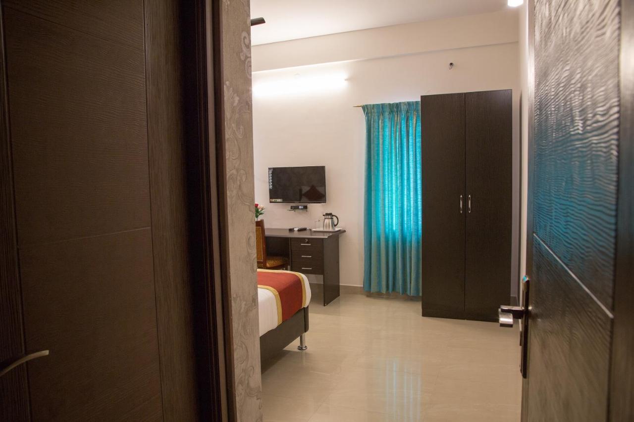 Oyo 8737 King Suites Bangalore Exterior photo